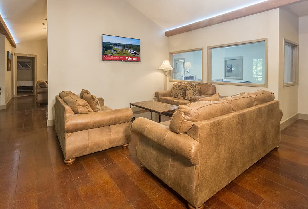 second-living-room-Oxford-Treatment-Center-Veterans-Retreat